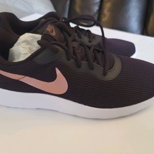 Nike Women's Shoes Size 9